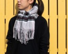 マフラーの大人可愛い巻き方5選。30秒でできちゃう：12月に読みたい記事