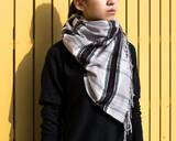 「マフラーの大人可愛い巻き方5選。30秒でできちゃう：12月に読みたい記事」の画像4