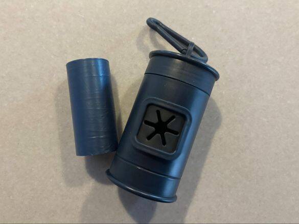 出先での「ここにゴミ箱があれば…」から解放！ キャンドゥの1枚7円“携帯用ゴミ袋”、使ったら手放せなくなったワケ