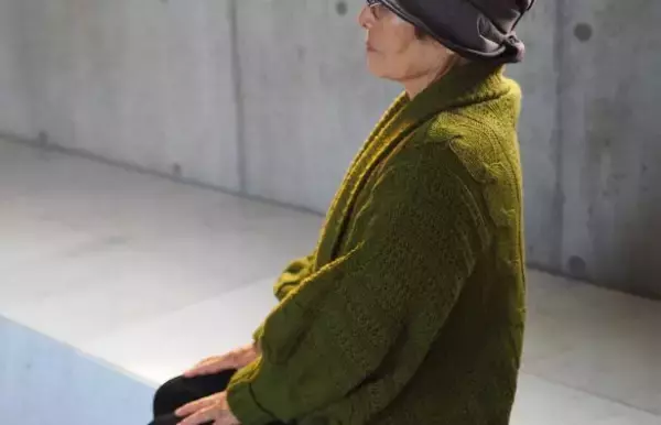 義母の他人行儀なふるまいに悩む女性、義姉から理由を聞いてスッキリ／義実家・家族記事BEST5