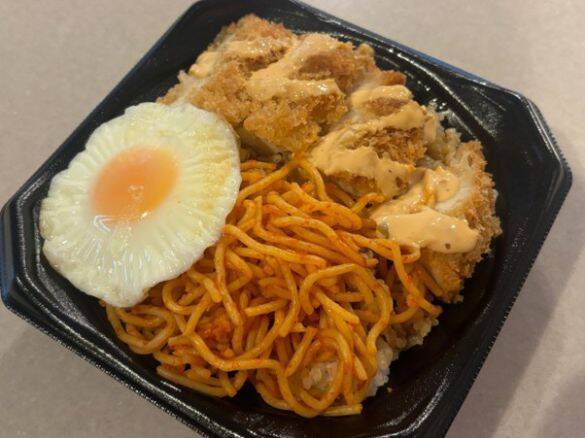 「200円台でこの満足度!?」具材がはみ出す“はみ盛りコッペ”が衝撃のコスパ。話題のスーパーで見つけた大注目商品6選