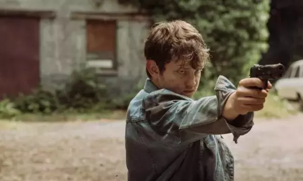 「少女6人を地下壕で強姦し、2人が餓死、2人を生き埋め…「残酷すぎる現実」から松本穂香が目を背けないワケ」の画像