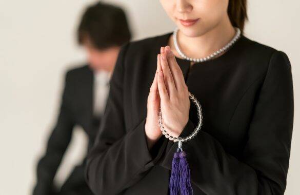 義父の葬儀に“見知らぬ女性”が…見せられた遺言書の内容にア然！「図々しすぎる」