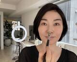 「「加齢で鼻が大きくなる」の対処法は？ノーズシャドウはNG、鼻をスッとさせる自然なメイク法」の画像4