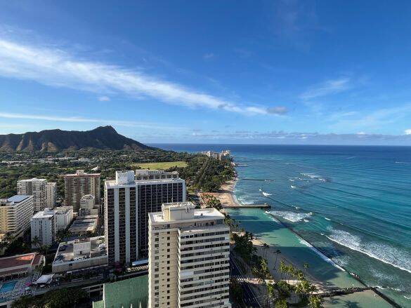 44歳・元テレ朝アナ「家族4人でのハワイ移住」を報告。“大きな壁”と不安を明かす