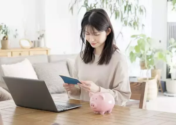 「夫のクローゼットから「謎の金色の像」が…。本人に金額を問うと、絶句するしかなかった」の画像