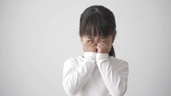 「不審者に触られた」泣いて帰宅した小3娘。“高齢男性の行動”めぐり、38歳母が警察から聞いた意外な話