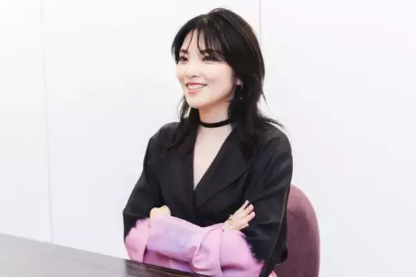 「「はき掃除や草むしりを日課にすると…」一児の母・45歳女優が実感する“日々の習慣の効果”とは」の画像