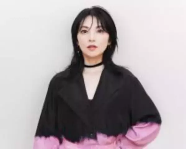 「「はき掃除や草むしりを日課にすると…」一児の母・45歳女優が実感する“日々の習慣の効果”とは」の画像