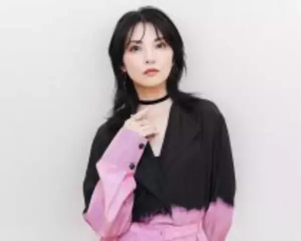 「「はき掃除や草むしりを日課にすると…」一児の母・45歳女優が実感する“日々の習慣の効果”とは」の画像