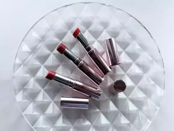 「39歳“美のカリスマ”のセクシー唇に、1298円リップで挑戦！夜まで落ちないリップ術とは」の画像