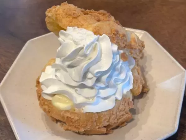 「激安スーパー「ロピア」の“衝撃ボリューム総菜＆スイーツ”4選。巨大ハンバーグに溺れるホイップ、この満足度でコスパ最強！」の画像