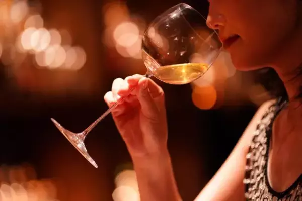 「夫が昔の“男友達”に再会したら「美しい女性になっていた」。好きだったと告白されて…その後どうなった？」の画像