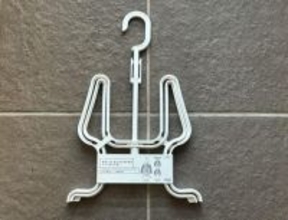 濡れた靴が乾かない冬のイライラ…498円で解決！ カインズの靴ハンガーが“想像以上に使える”