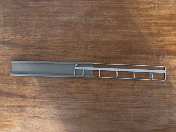 冷蔵庫の横の隙間を「収納に変えちゃった！」3COINSアイテムに感動。すぐに“買い足し”を決意したワケ