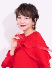 長〜い夏のせいで「老け見え」加速。秋冬を軽やかに迎えるための“お宝コスメ”を紹介