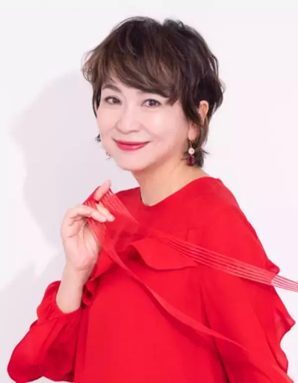 長〜い夏のせいで「老け見え」加速。秋冬を軽やかに迎えるための“お宝コスメ”を紹介