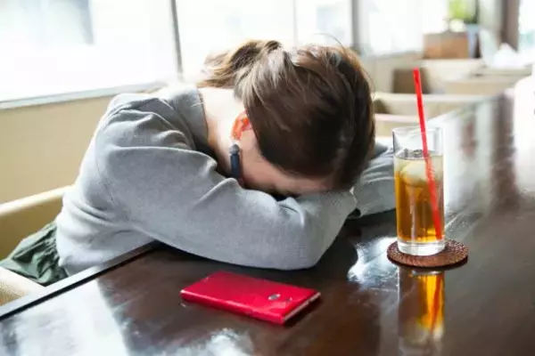 初対面の男性が会計時に放った、衝撃の一言。オラオラ系でイキり散らかしてたのに…／恋愛人気記事BEST