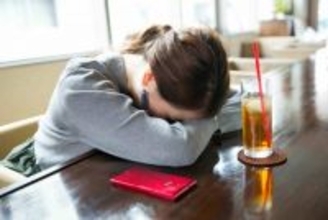 初対面の男性が会計時に放った、衝撃の一言。オラオラ系でイキり散らかしてたのに…／恋愛人気記事BEST