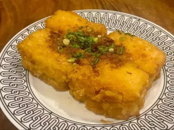 「「安すぎて二度見！」知る人ぞ知る“話題のスーパー”に行ってきた！ 299円ナポリタン、888円で22本串カツetc.おすすめ惣菜5選」の画像