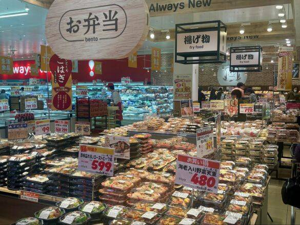 「安すぎて二度見！」知る人ぞ知る“話題のスーパー”に行ってきた！ 299円ナポリタン、888円で22本串カツetc.おすすめ惣菜5選