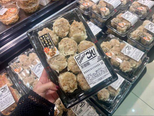 「安すぎて二度見！」知る人ぞ知る“話題のスーパー”に行ってきた！ 299円ナポリタン、888円で22本串カツetc.おすすめ惣菜5選
