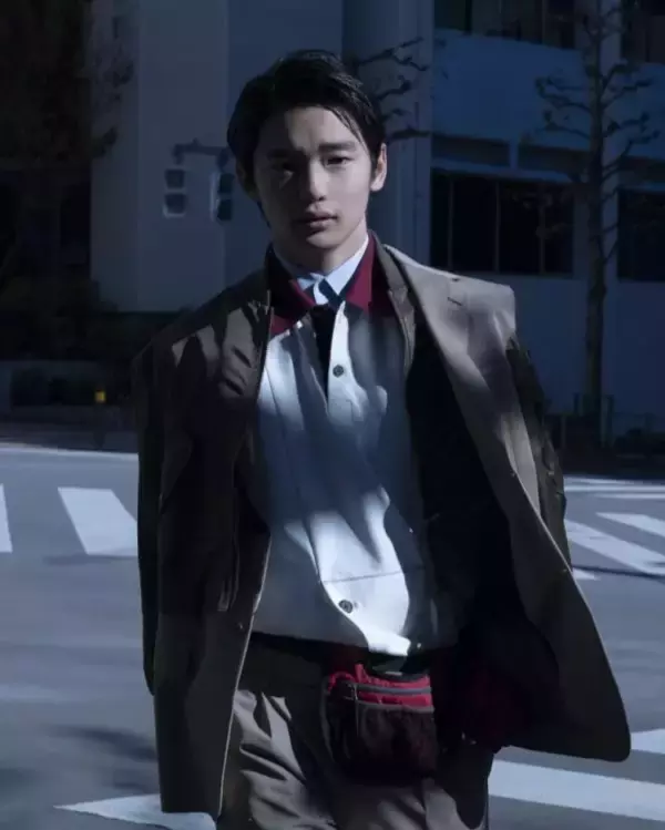 「母親も有名スーパーモデル」195cm長身・21歳モデルの“世界の舞台にふさわしい存在感”とは