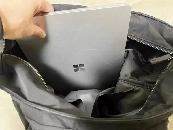 「「色違いでもう1つ欲しい！」ユニクロの2WAYバッグが万能すぎた。通勤も休日もいけてコスパ最高」の画像