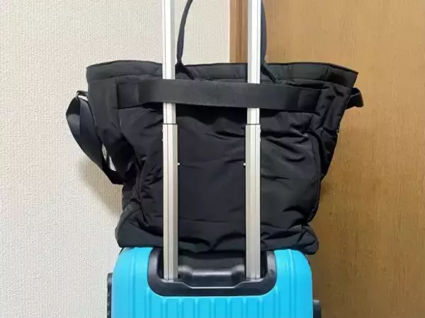 「「色違いでもう1つ欲しい！」ユニクロの2WAYバッグが万能すぎた。通勤も休日もいけてコスパ最高」の画像