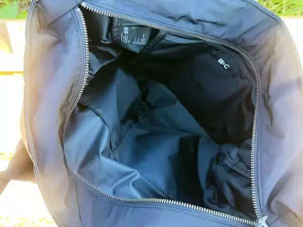 「「色違いでもう1つ欲しい！」ユニクロの2WAYバッグが万能すぎた。通勤も休日もいけてコスパ最高」の画像