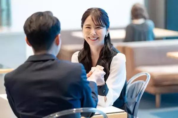 “スーパーヒーローのような彼氏”の正体が怖すぎた。部屋で行われた“犯罪”のせいで「今も恋愛できません」