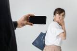 「“スーパーヒーローのような彼氏”の正体が怖すぎた。部屋で行われた“犯罪”のせいで「今も恋愛できません」」の画像3