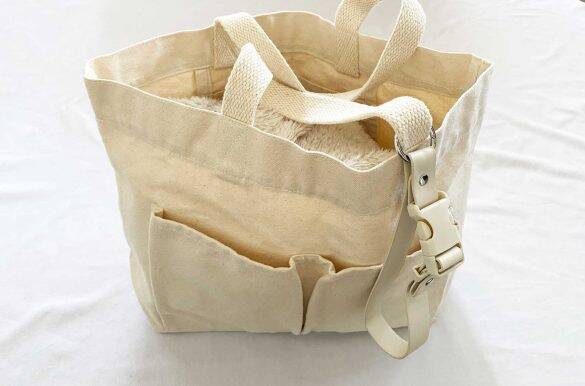 電車内や室内で、脱いだアウターが邪魔……3COINSの大人気商品で、アウター持ち歩き問題が解決した！／2025 人気記事top5