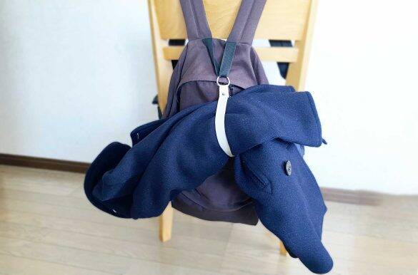 電車内や室内で、脱いだアウターが邪魔……3COINSの大人気商品で、アウター持ち歩き問題が解決した！／2025 人気記事top5