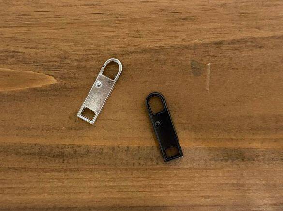 ファスナー壊れちゃった…を秒で解決！ 100均の“2個入りアイテム”。カチッとはめるだけで工具いらず