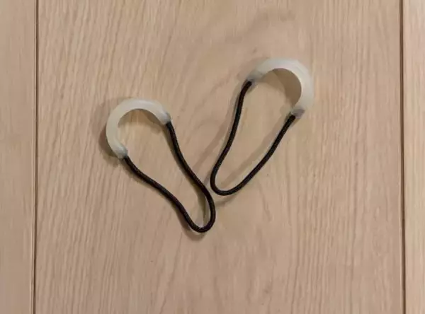 「ファスナー壊れちゃった…を秒で解決！ 100均の“2個入りアイテム”。カチッとはめるだけで工具いらず」の画像