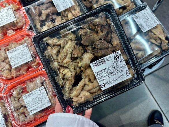 「コスパ良すぎ!!」と“話題のスーパー”行ってきた！199円の唐揚げ弁当、MEGA盛りパスタetc.おすすめ商品7選！