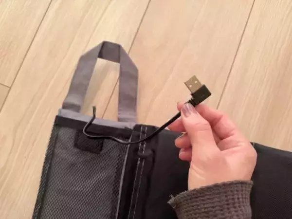 「「1100円はむしろ安い」ダイソー“USBあったかアイテム”で冬の毎日が激変！ お尻があったかいってめちゃくちゃ幸せ」の画像