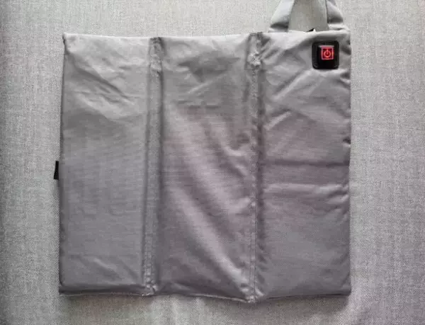 「「1100円はむしろ安い」ダイソー“USBあったかアイテム”で冬の毎日が激変！ お尻があったかいってめちゃくちゃ幸せ」の画像