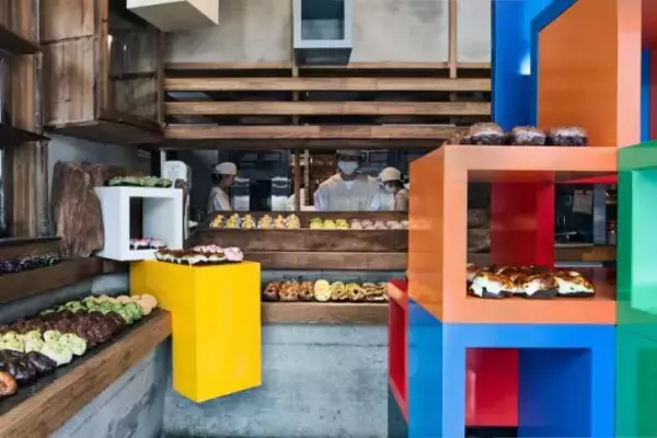 「陳列が「トイレやお風呂を連想」と物議。昨年末の人気ドーナツ店炎上は“ネット民の単なる文句”だったのか」の画像