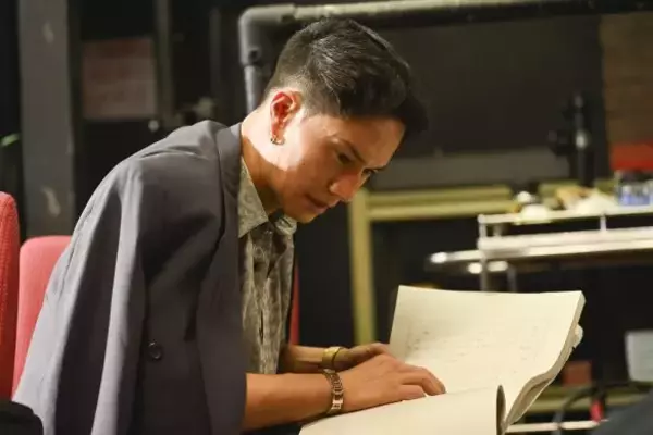 「セクシーさ100％の市原隼人。“脳みそ筋肉男”がめざめた瞬間に、みんなの喝采が聞こえた｜ドラマ『もしがく』3話」の画像