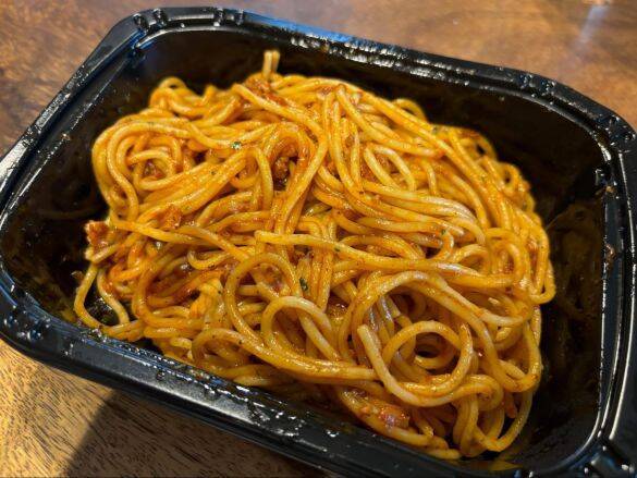 226円でこのボリューム!?ドンキの“ヤバ盛りパスタ”が神コスパ！全6種ガチ食べ比べて見つけた「ぶっちぎり1位」は