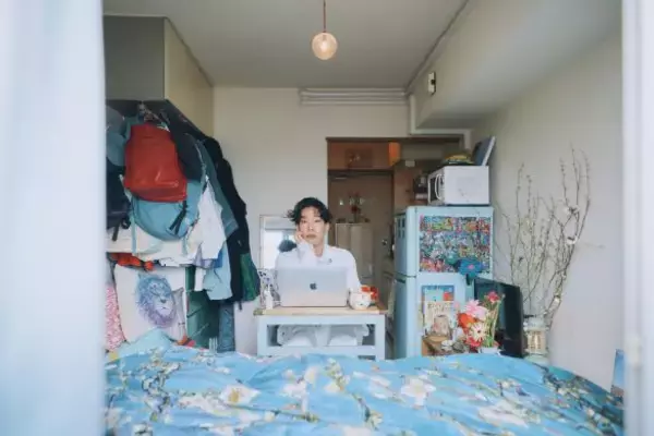 「「人生あきらめが大事」うっすらメイクの個性派男優35歳が説く“らめ活”って？癒される人が続出中」の画像