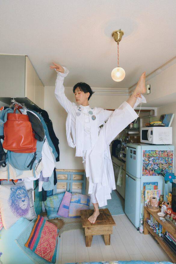 「人生あきらめが大事」うっすらメイクの個性派男優35歳が説く“らめ活”って？癒される人が続出中