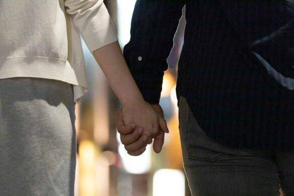 彼の電話にうっかり出ると「パパ〜？」とまさかの人物が…温泉デートが“地獄”に変わった／恋愛人気記事BEST