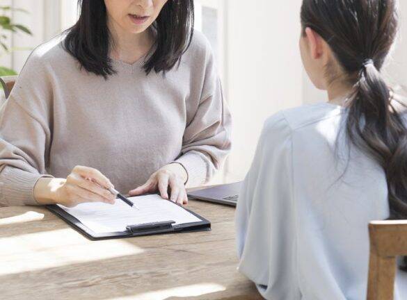 「悪気なく友達を傷つけてしまう」母親から教育虐待を受けた21歳女性が、成人して自覚した“後遺症”とは