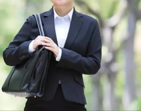 「「悪気なく友達を傷つけてしまう」母親から教育虐待を受けた21歳女性が、成人して自覚した“後遺症”とは」の画像