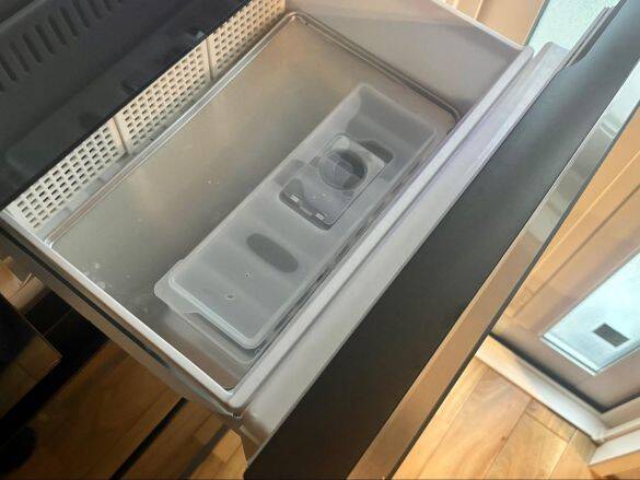 「水筒に氷が入らない問題」3COINSのアイテムで一発解決！100均との違いに納得、“底を押すだけ”が朝の時短神アイテムすぎた