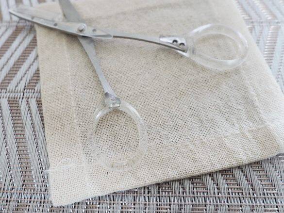 「気づくとボサ眉に…」老け見えしがちな40代の眉毛、ダイソーアイテムで超自然に整えられた！