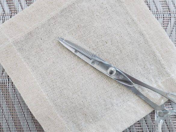 「気づくとボサ眉に…」老け見えしがちな40代の眉毛、ダイソーアイテムで超自然に整えられた！